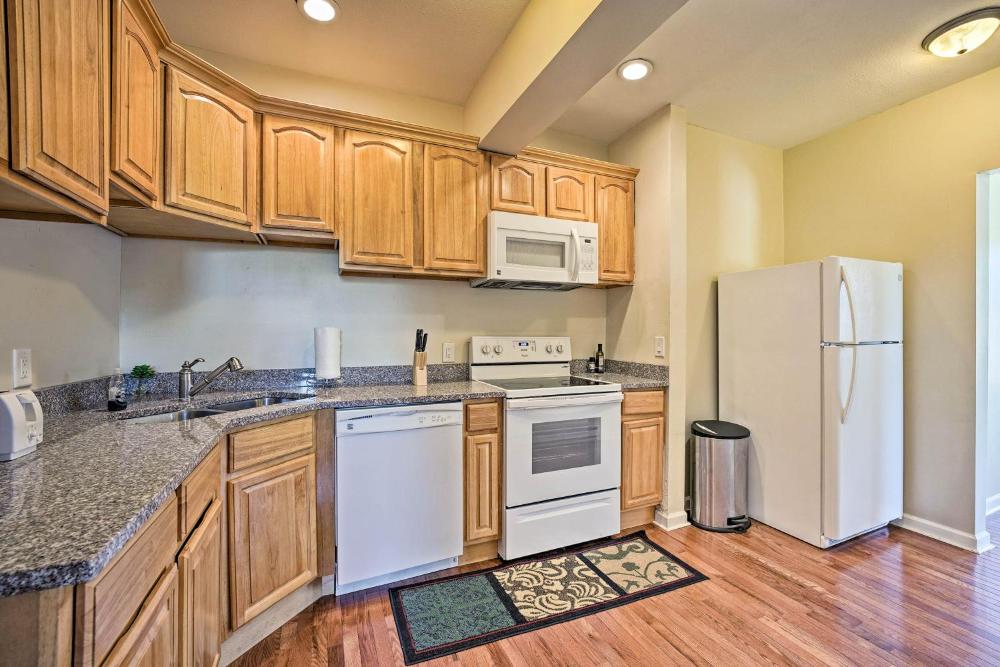 3 Mi to Lake Michigan Pet-Friendly Apt in Sawyer